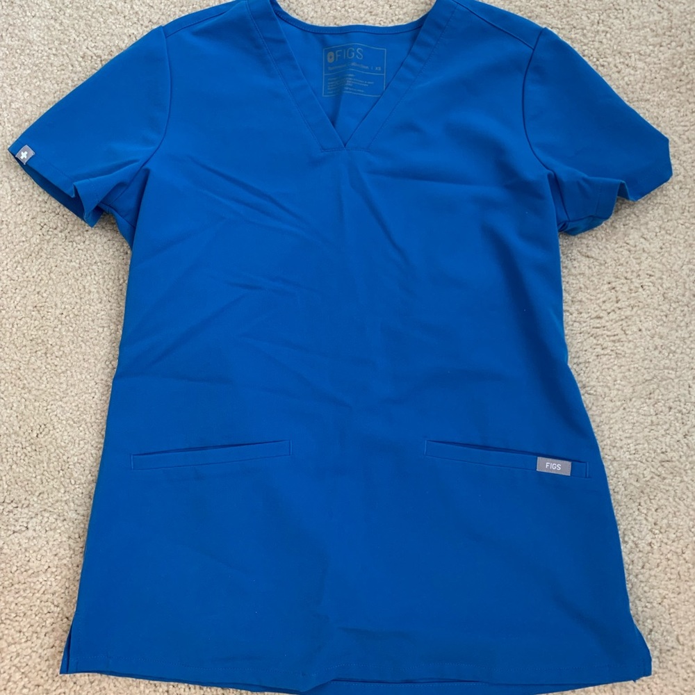 Figs 2 pocket scrub top